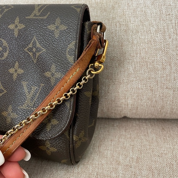 Louis Vuitton, favorite MM Crossbody Bag - Picture 15 of 16